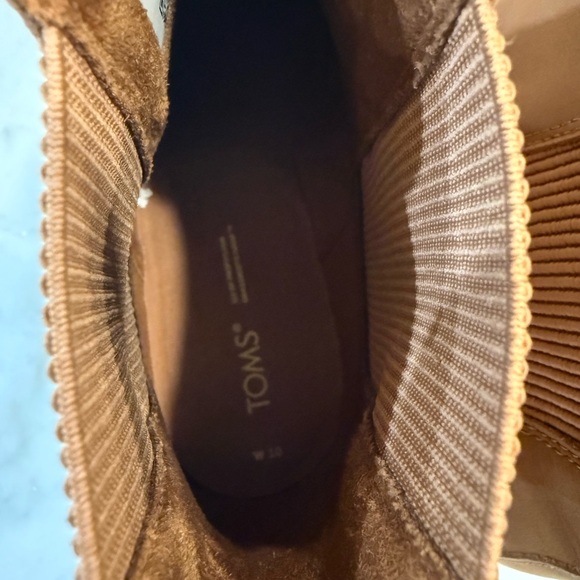 TOMS Charlie Chelsea Boot Size 10 Brown Sugar Leather Like New - Picture 11 of 11